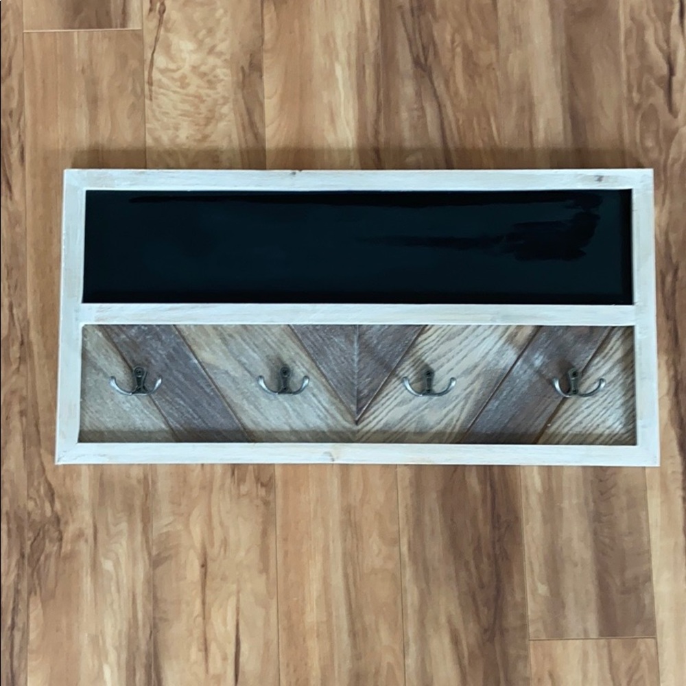 Farmhouse Wooden  blackboard with hangers - Picture 2 of 6